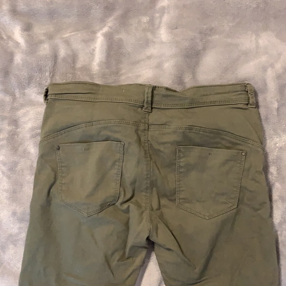 Clothes - Picture 4 of 5